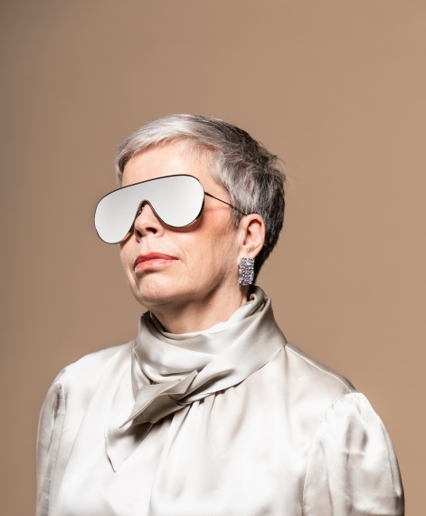 Erilaisia silmä- ja aurinkolaseja